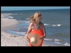 sea huge boobs