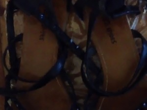 Shoe Cum Tribute cumshot on turkish girls shoes sandals