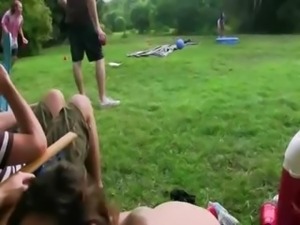 Young horny couple fuck in outdoor