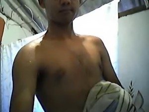  my brazilin freind bathing for me on webcam
