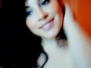 Guapa Jovencita se desnuda por Webcam