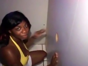 Black Amateur Fucked And Creampie Through A Glory Hole