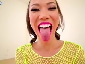 Extremely messy blowjob is given by voracious Asian slut Kalina Ryu